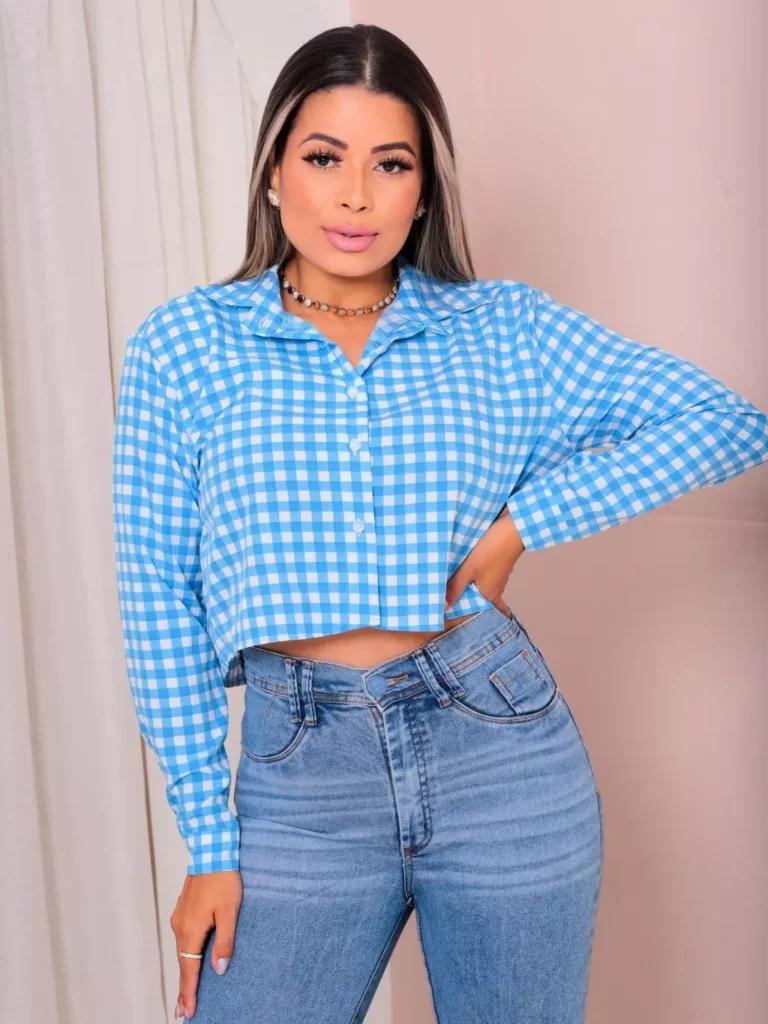 Camisa Cropped Feminina Xadrez em Crepinho Manga Longa – Leve e Estilosa